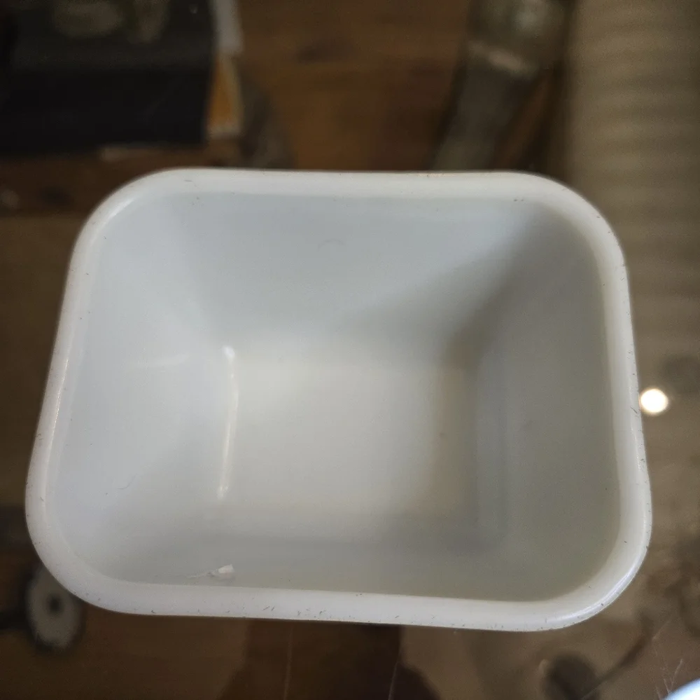 PYREX 1970s Homestead Refrigerator Dish - Picture 2 of 5